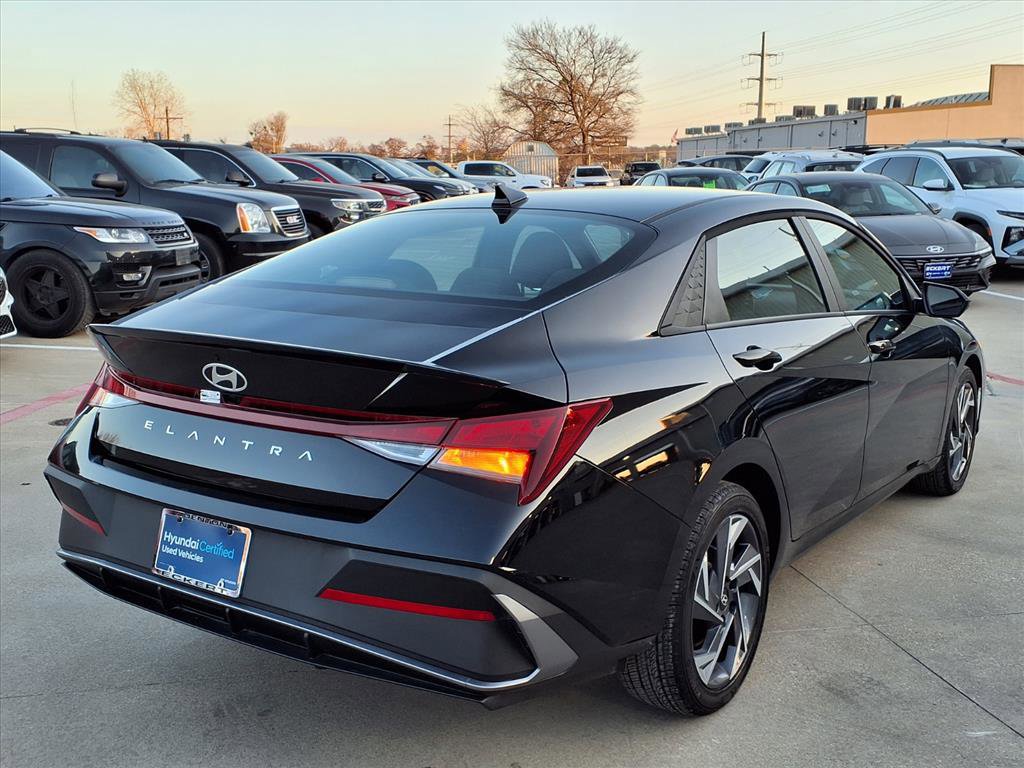 Certified 2025 Hyundai Elantra Sport image 5