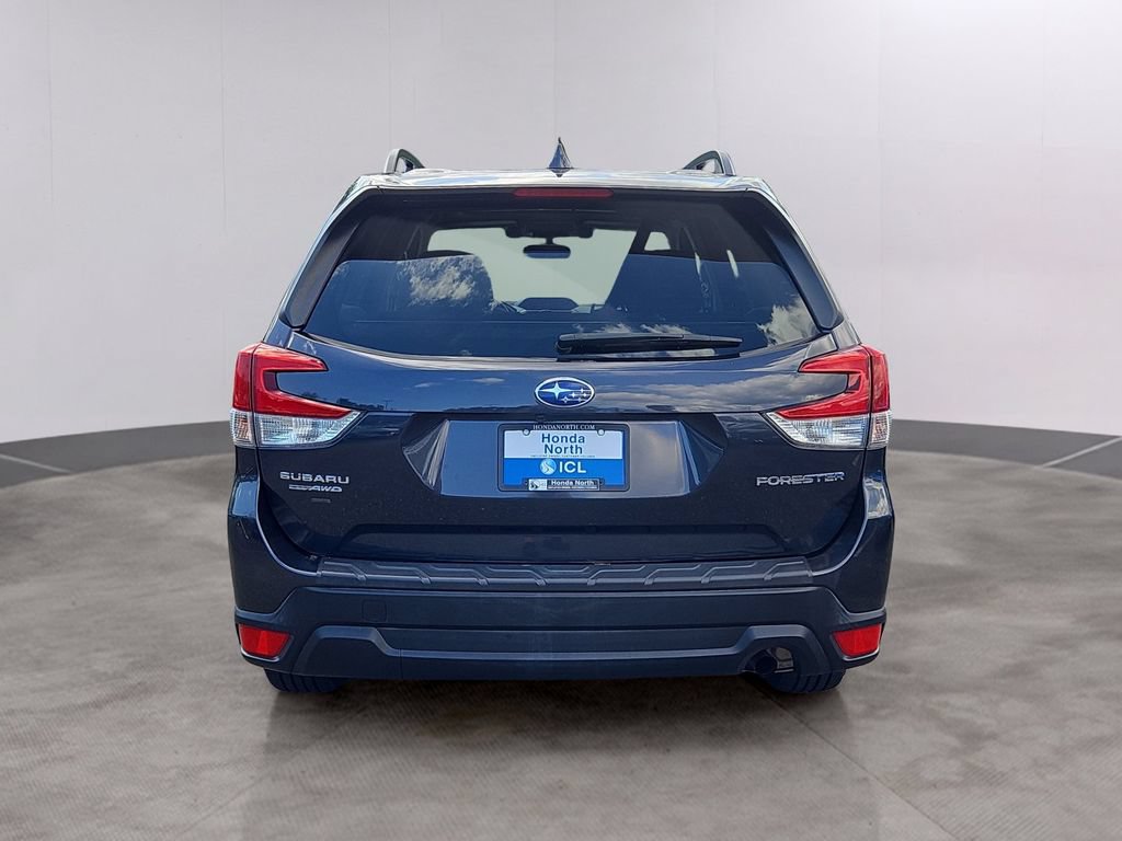 Used 2019 Subaru Forester Premium AWD/4WD image 3
