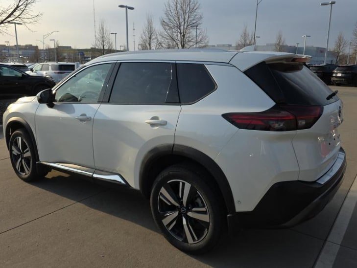 Used 2023 Nissan Rogue SL w/ SL Premium Package AWD/4WD image 4