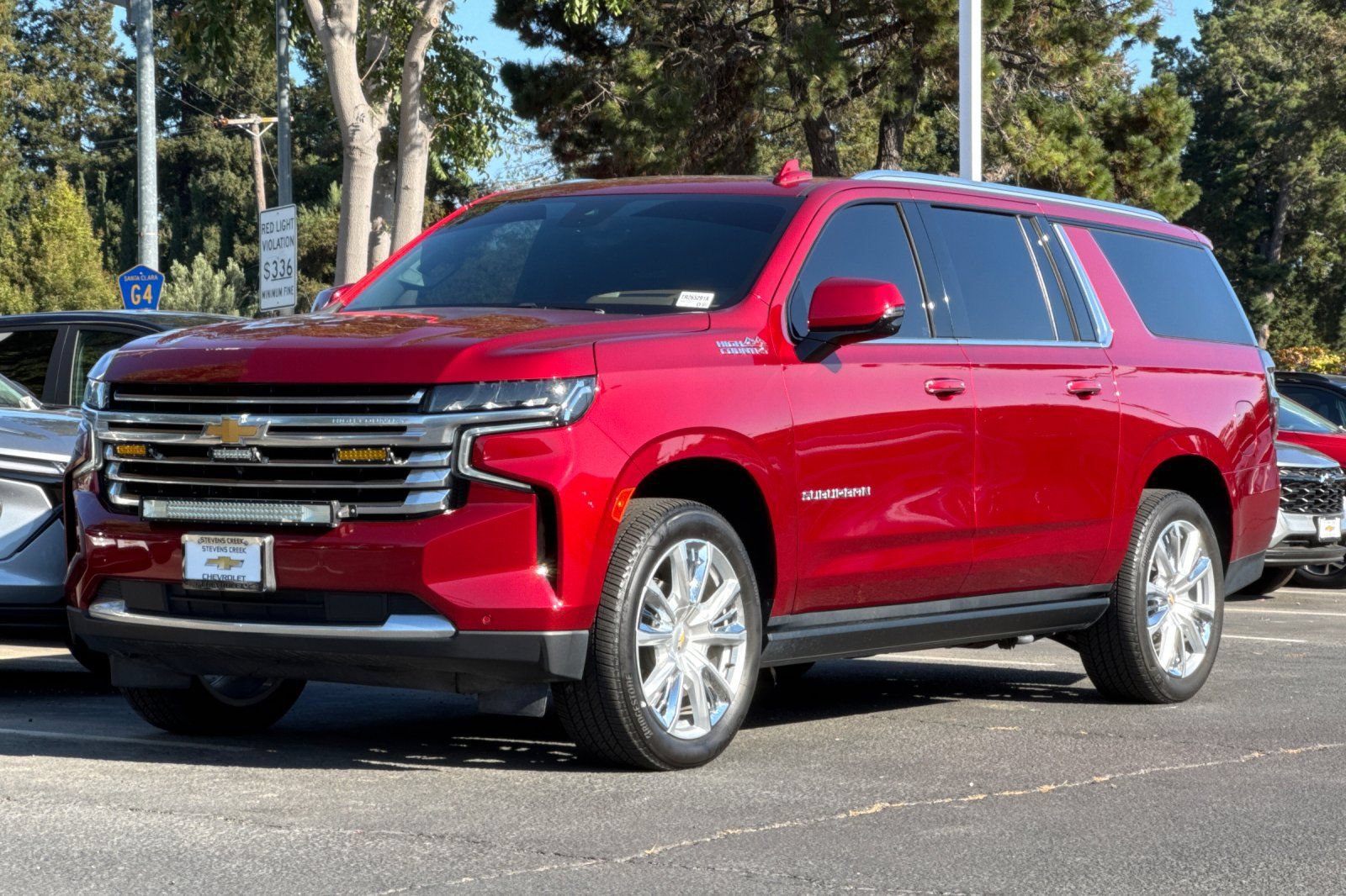 Used 2023 Chevrolet Suburban High Country AWD/4WD image 9