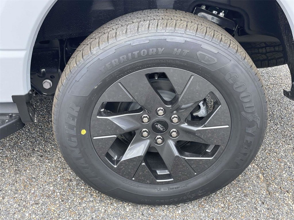 New 2025 Ford F150 Lightning Flash image 9