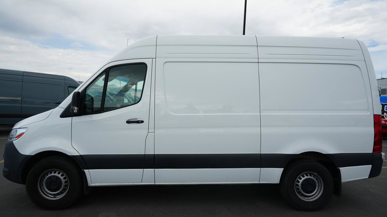 Used 2024 Mercedes-Benz Sprinter 2500 image 4