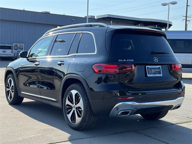 Used 2024 Mercedes-Benz GLB 250 4MATIC image 8