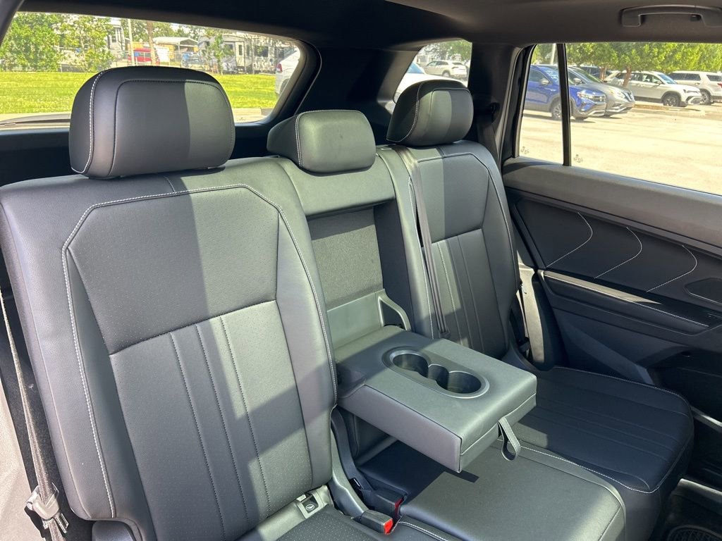 Certified 2024 Volkswagen Tiguan SE R-Line image 43