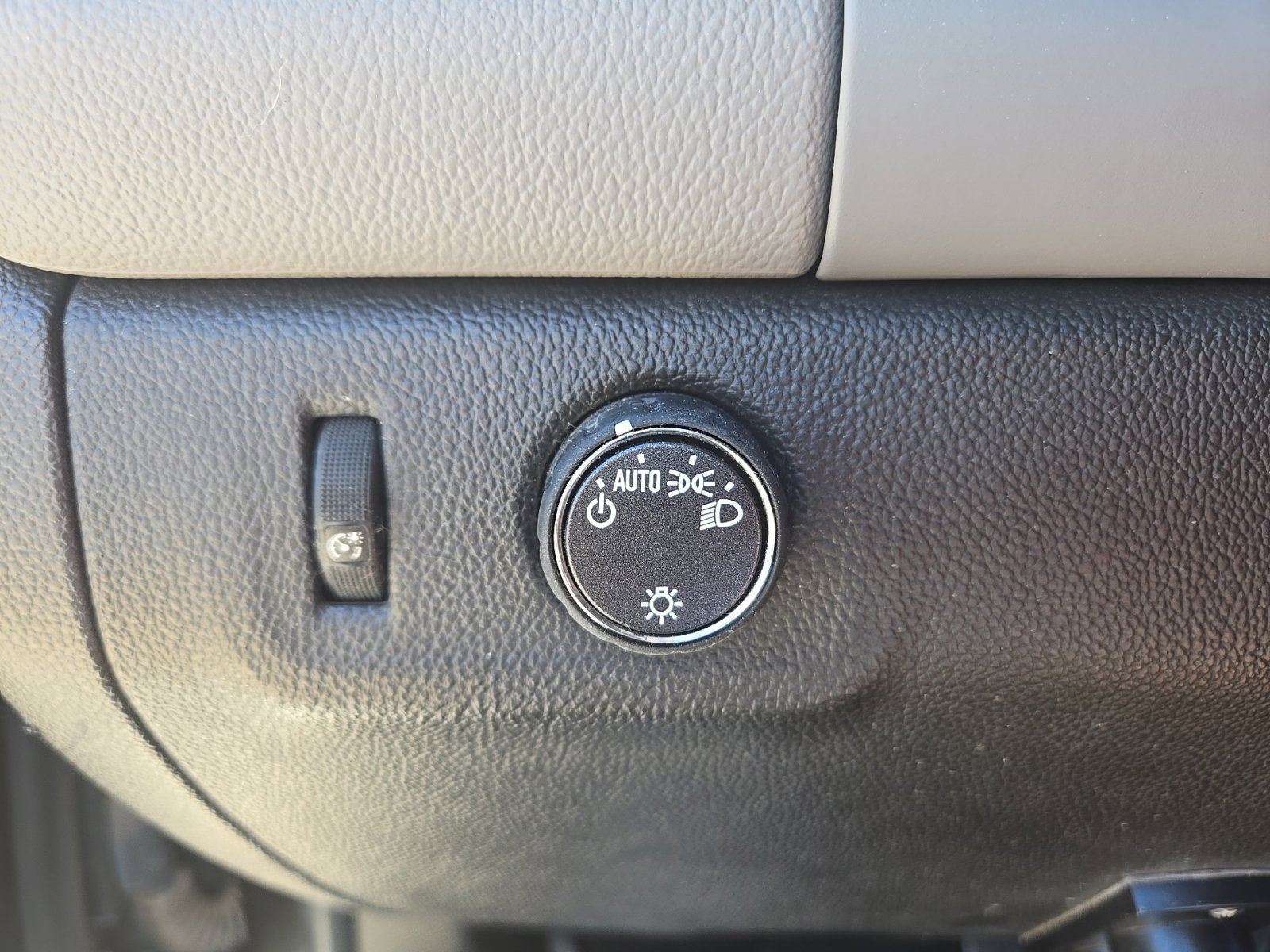 Used 2018 Chevrolet Colorado W/T w/ WT Convenience Package RWD image 17