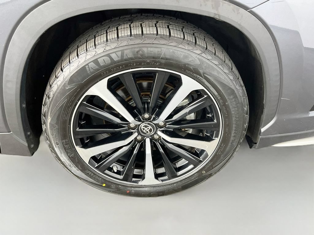 Used 2021 Toyota Highlander XSE AWD/4WD image 41