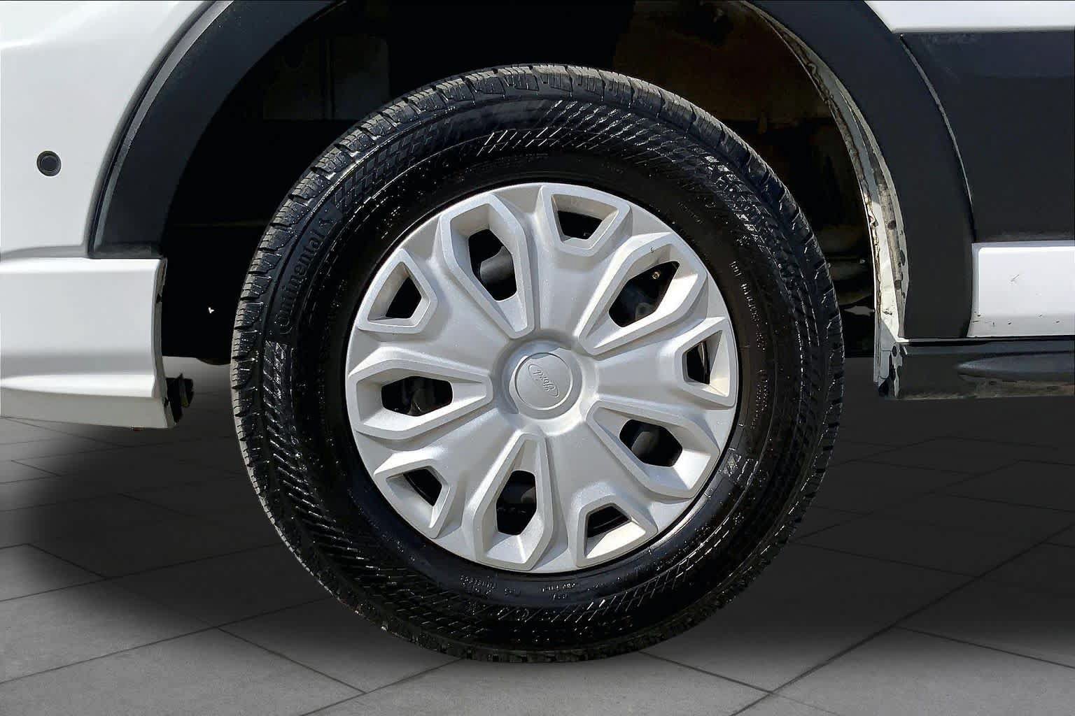 Used 2025 Ford Transit 350 XLT RWD image 12