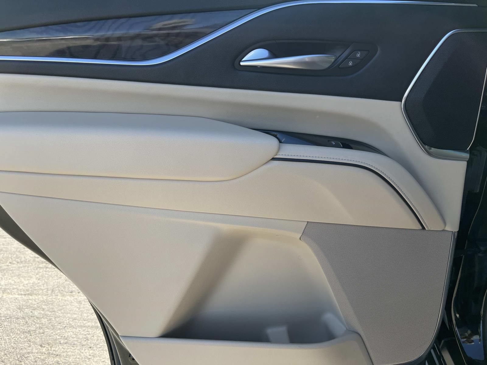 Used 2024 Cadillac Escalade Premium Luxury RWD image 14