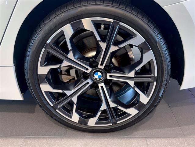 New 2025 BMW 330i xDrive Sedan w/ Premium Package AWD/4WD image 49