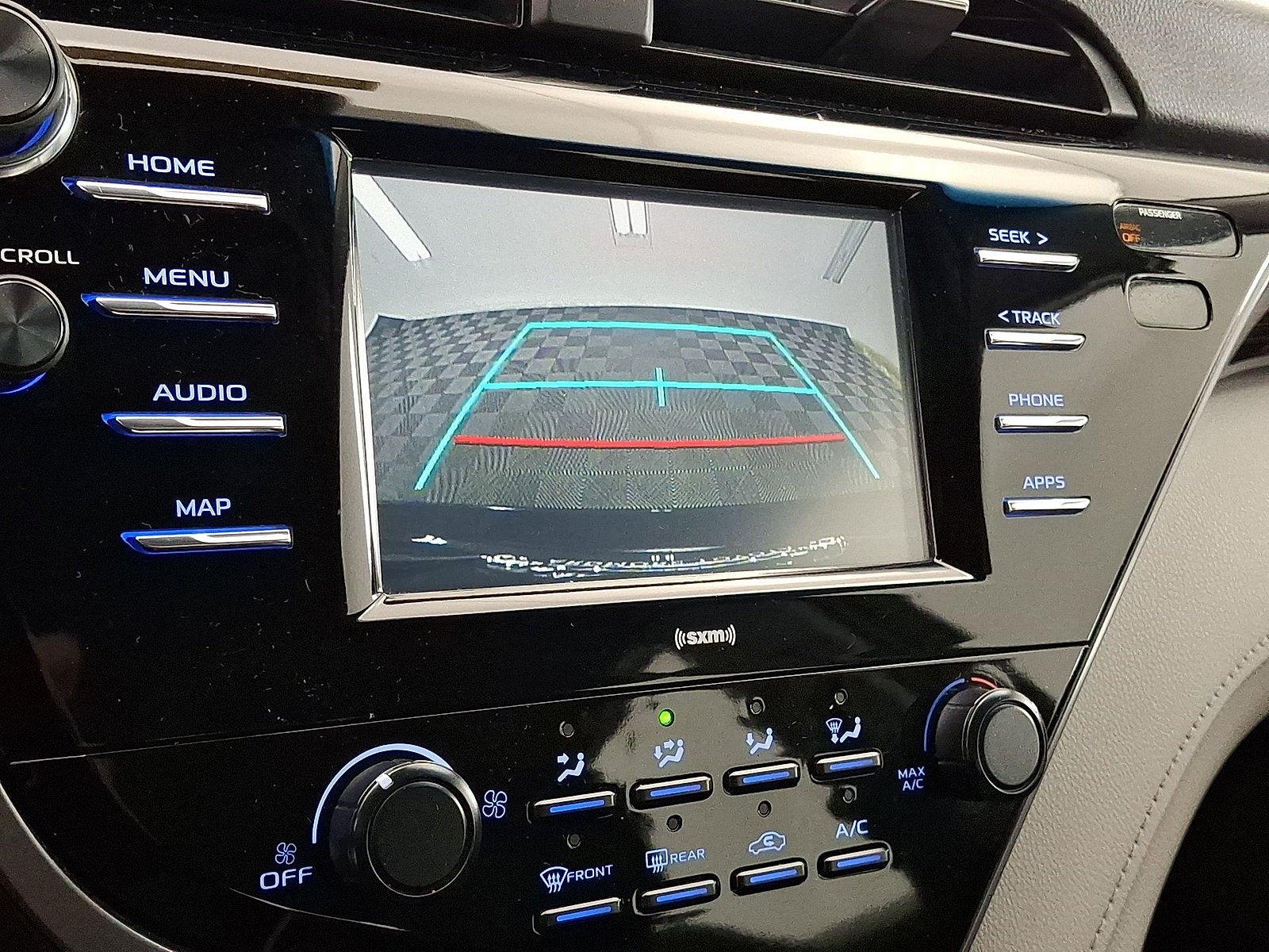 Used 2020 Toyota Camry LE FWD image 7