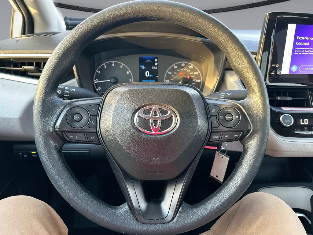 Used 2025 Toyota Corolla LE FWD image 14