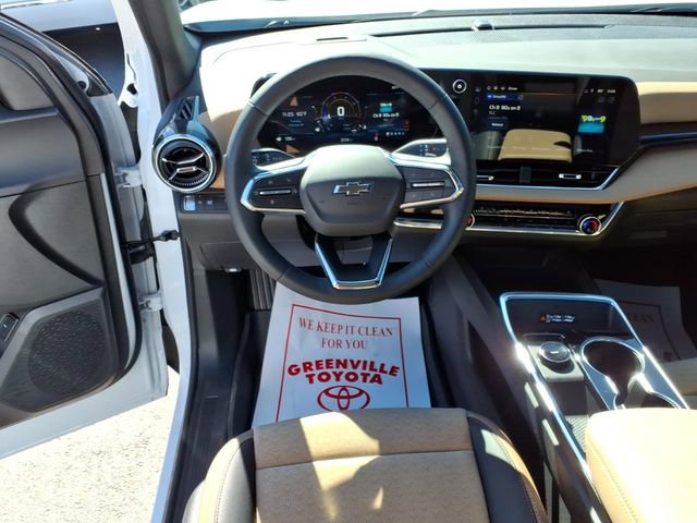 Used 2026 Chevrolet Equinox ACTIV w/ Convenience Package III image 12