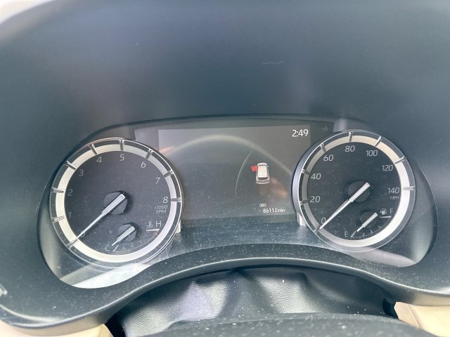 Used 2022 Toyota Highlander XLE AWD/4WD image 10
