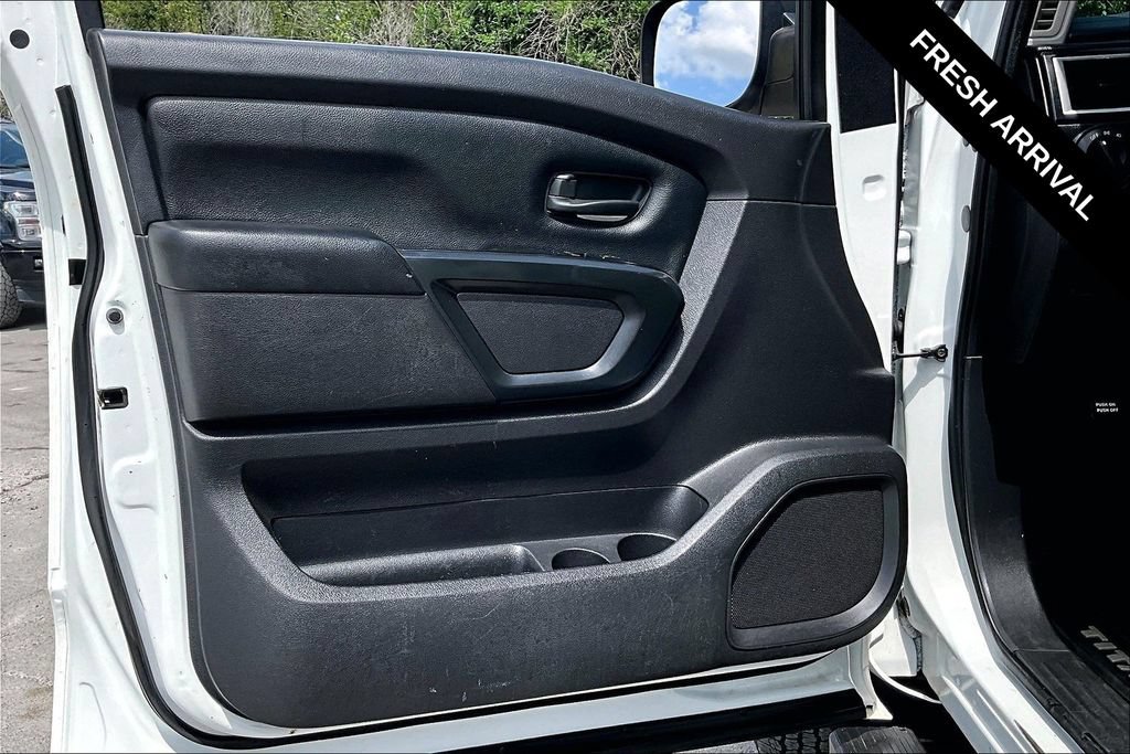 Used 2017 Nissan Titan S AWD/4WD image 19