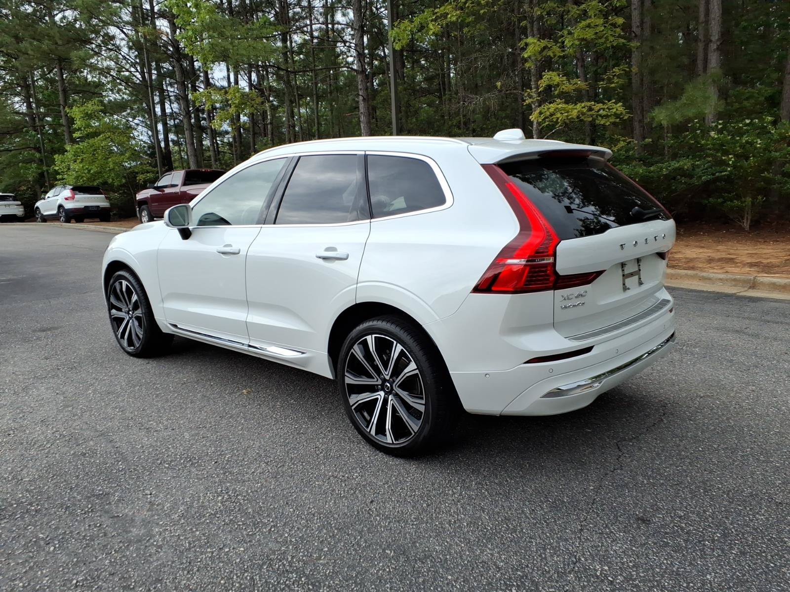 Certified 2023 Volvo XC60 B5 Ultimate w/ Climate Package FWD image 7