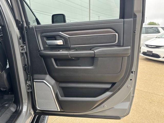 Used 2026 RAM 2500 Laramie AWD/4WD image 24