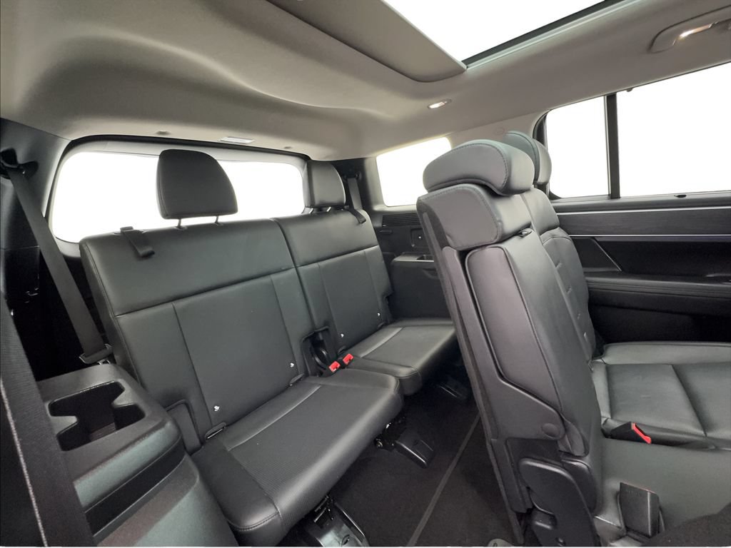 Used 2025 Hyundai Santa Fe Limited FWD image 32
