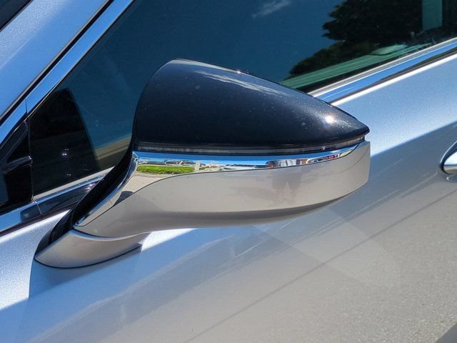 Certified 2022 Lexus ES 300h w/ Luxury Package FWD image 12