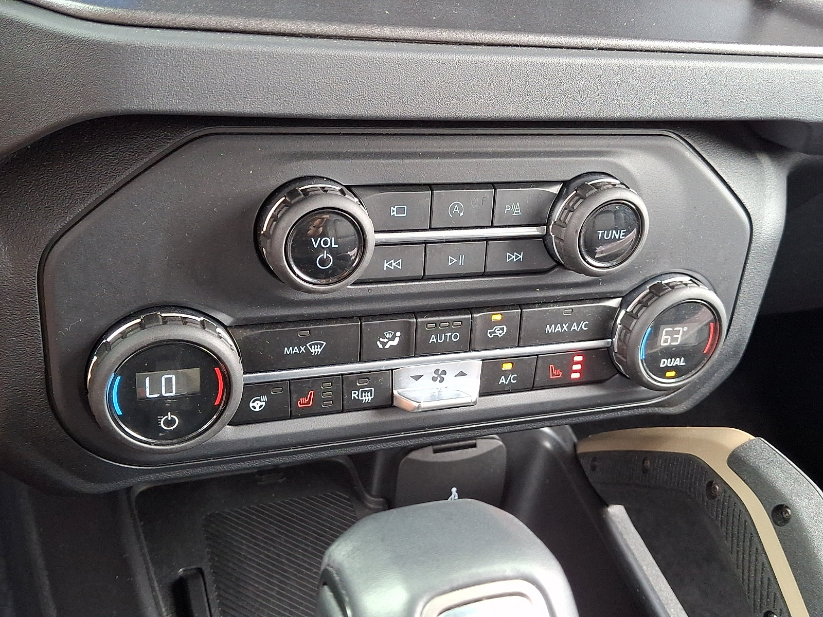 Certified 2025 Ford Bronco Badlands AWD/4WD image 23