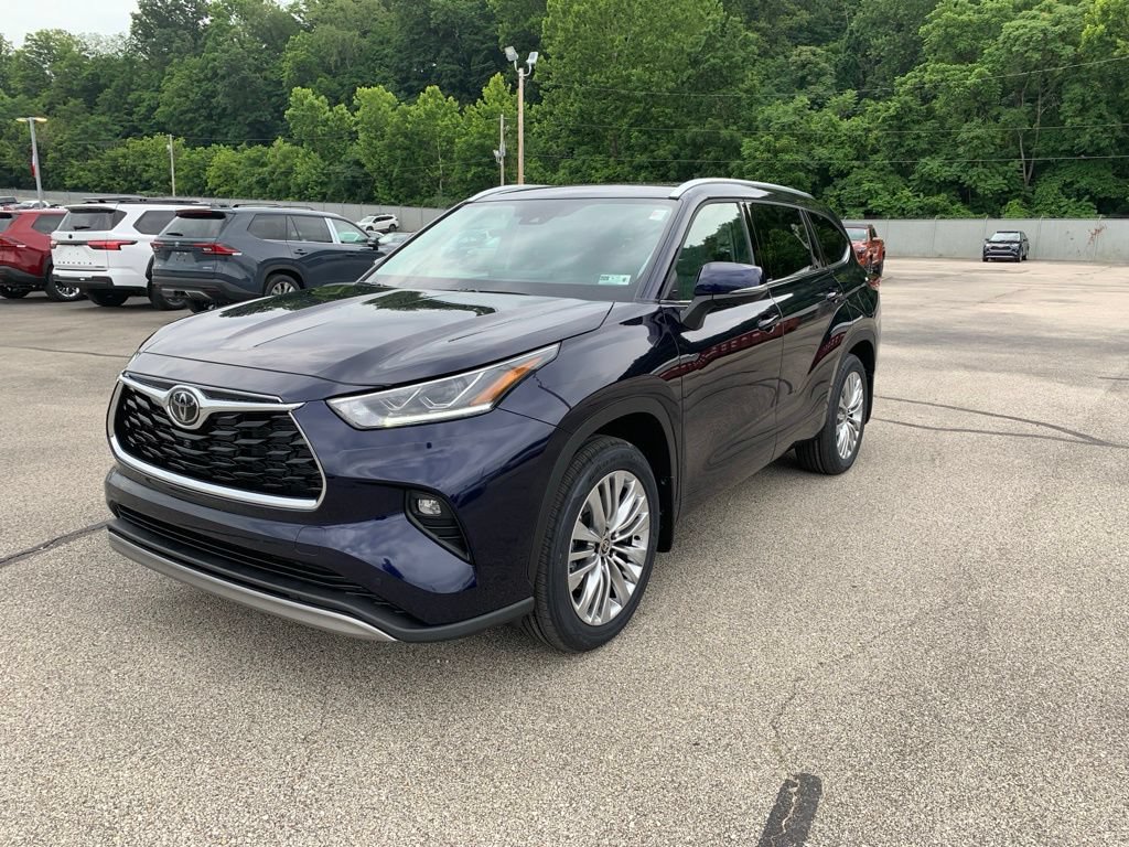 New 2026 Toyota Highlander Platinum AWD/4WD image 1