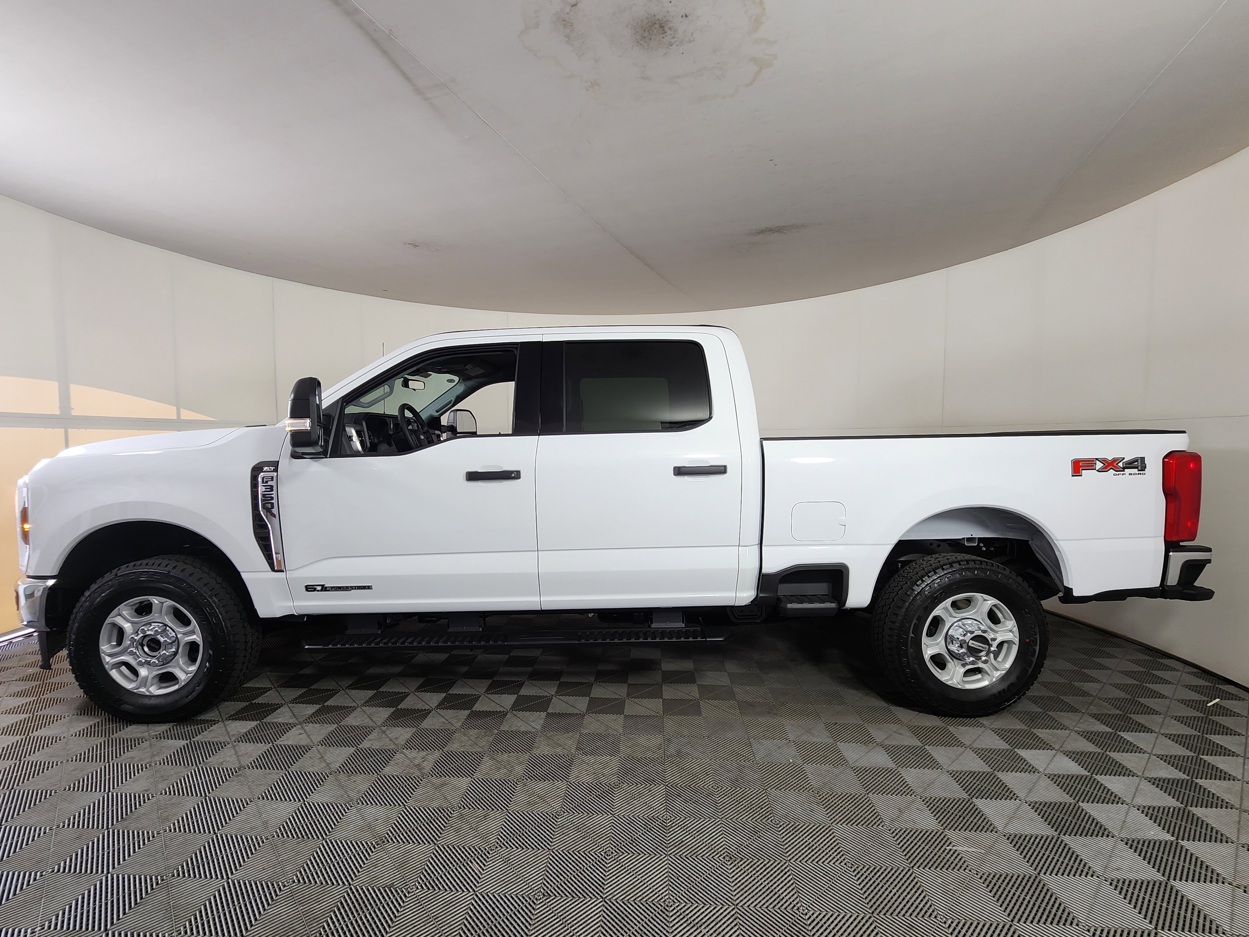 New 2026 Ford F350 XLT w/ FX4 Off-Road Package image 4