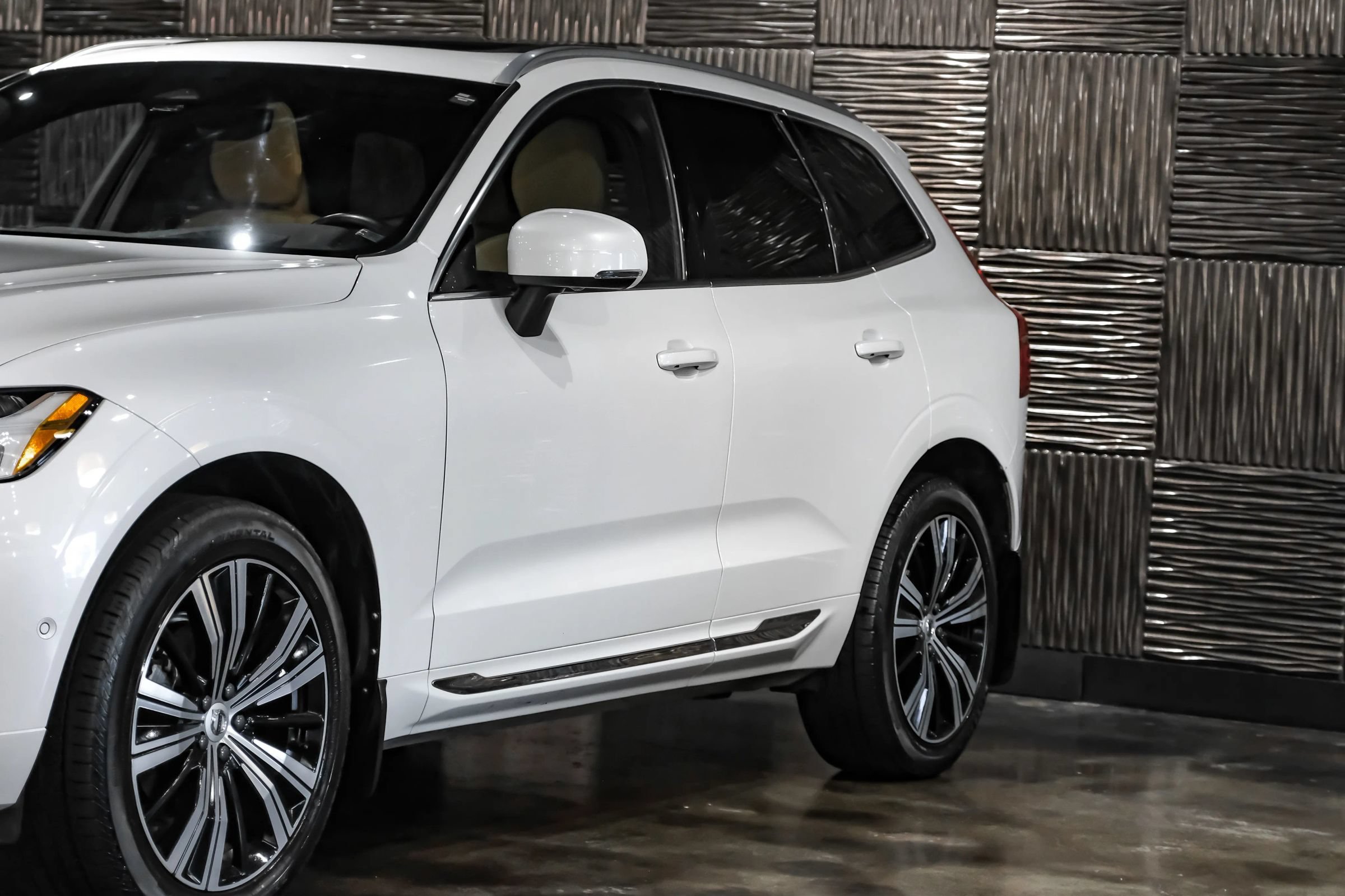 Used 2022 Volvo XC60 B5 Inscription w/ Advanced Package FWD image 8