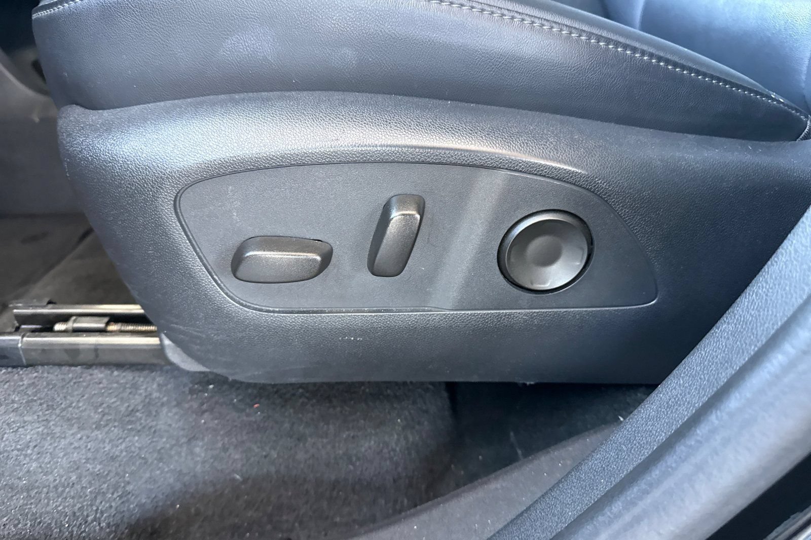 Used 2024 GMC Acadia Elevation FWD image 19