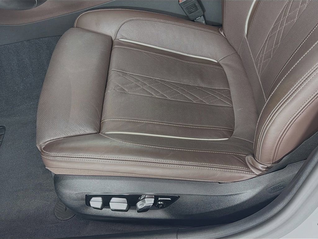 Used 2021 BMW M550i xDrive w/ Dynamic Handling Package image 23