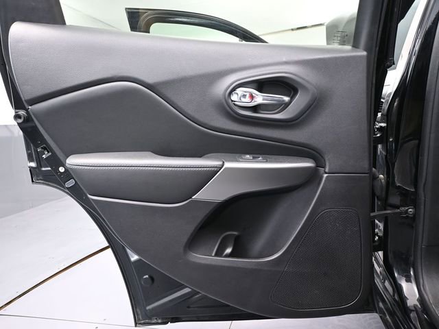 Used 2020 Jeep Cherokee High Altitude AWD/4WD image 36
