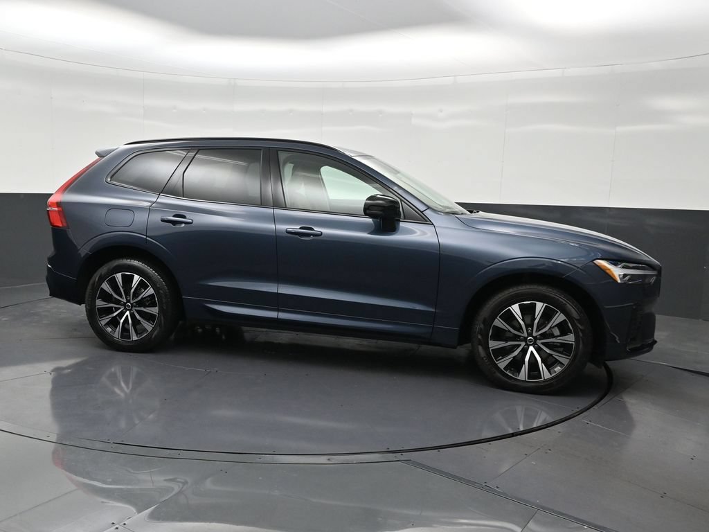 Certified 2024 Volvo XC60 B5 Core AWD/4WD image 7