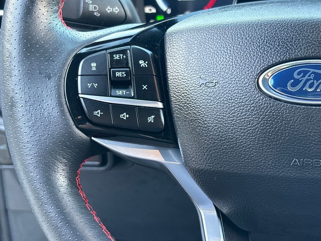 Used 2025 Ford Explorer ST-Line image 18
