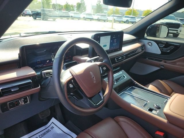 Certified 2025 Lincoln Aviator Reserve w/ Equipment Group 201A AWD/4WD image 32