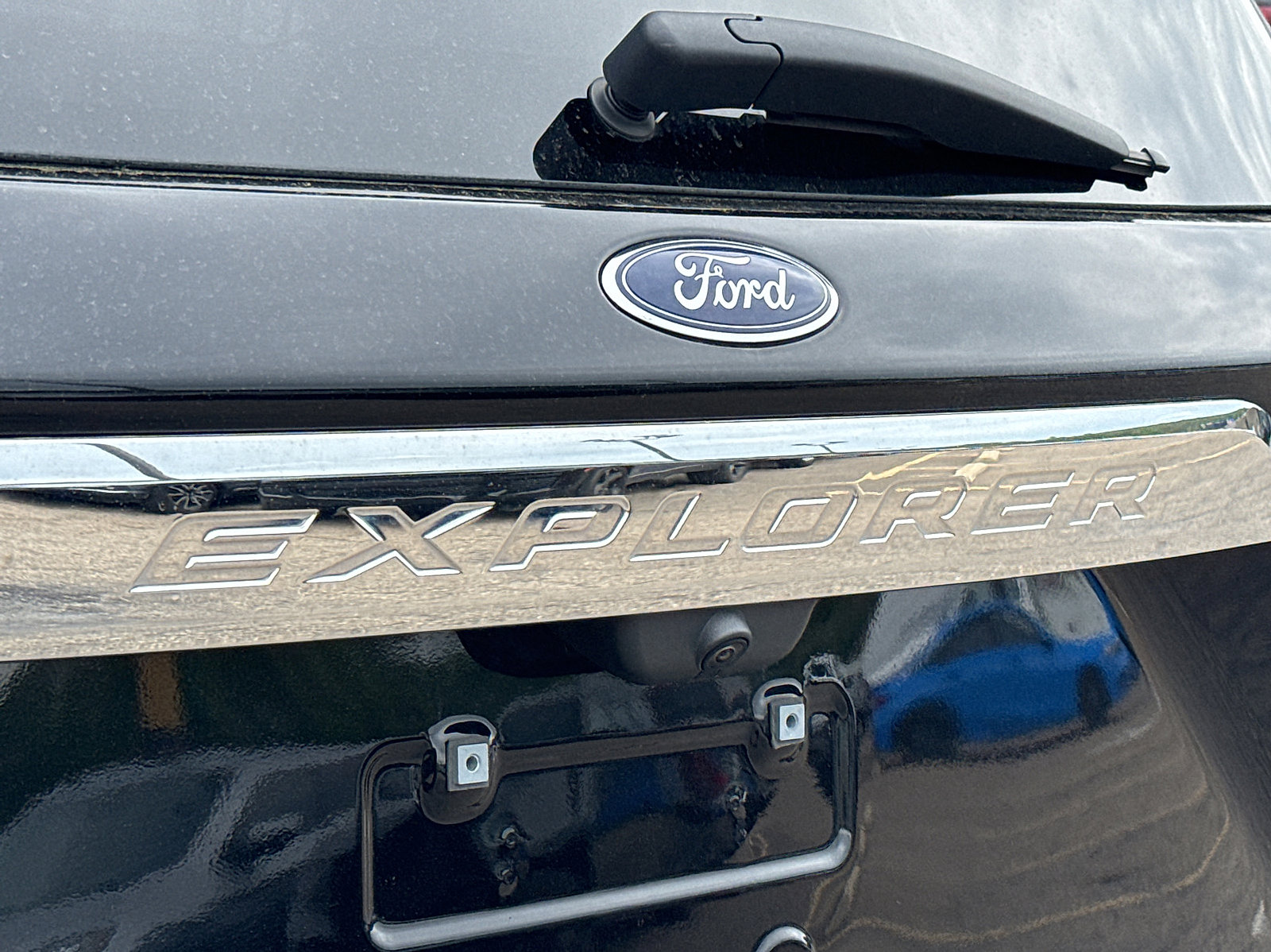 Used 2022 Ford Explorer XLT w/ Equipment Group 202A AWD/4WD image 30
