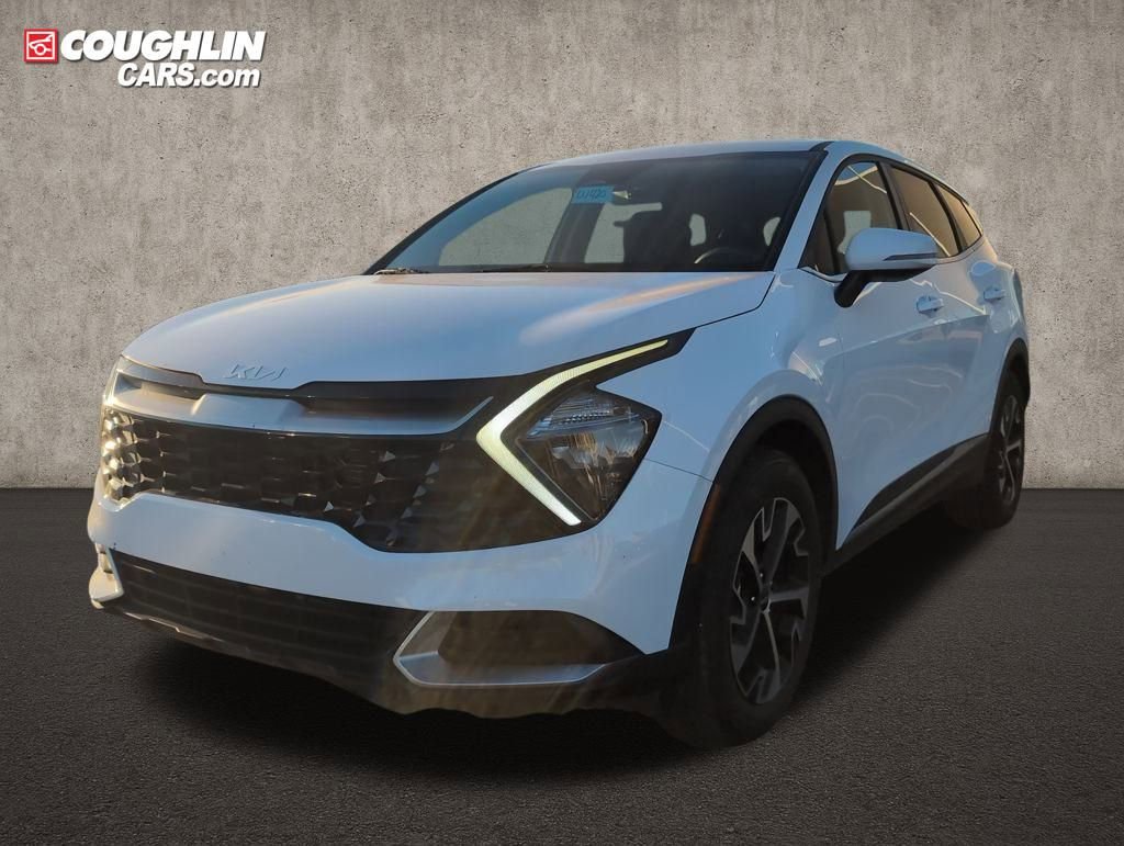 Used 2023 Kia Sportage EX image 3