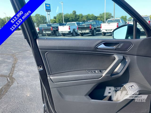Used 2018 Volkswagen Tiguan SEL AWD/4WD image 12