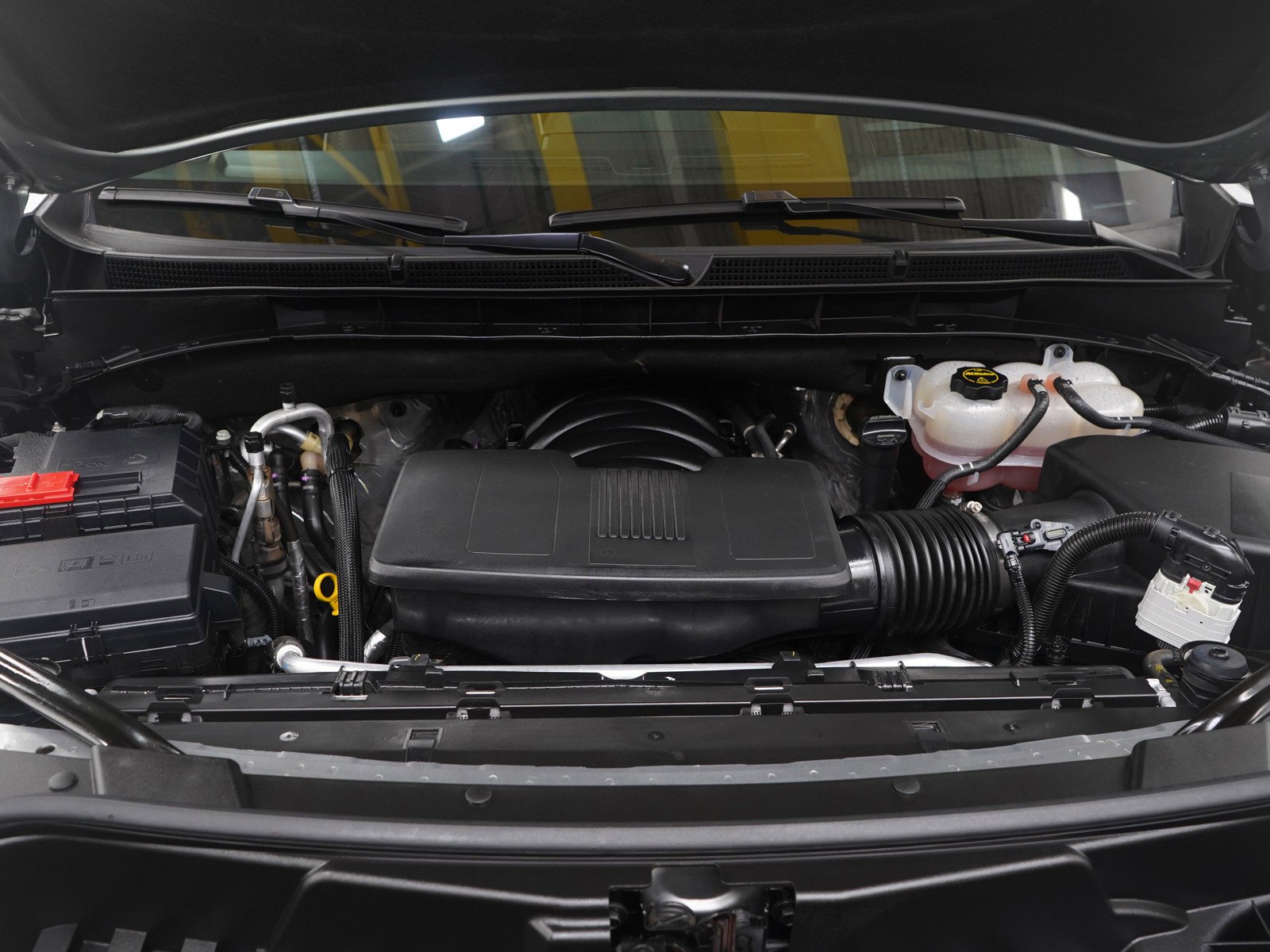 Used 2025 GMC Yukon XL Denali Ultimate w/ LPO, Floor Liner Package image 34