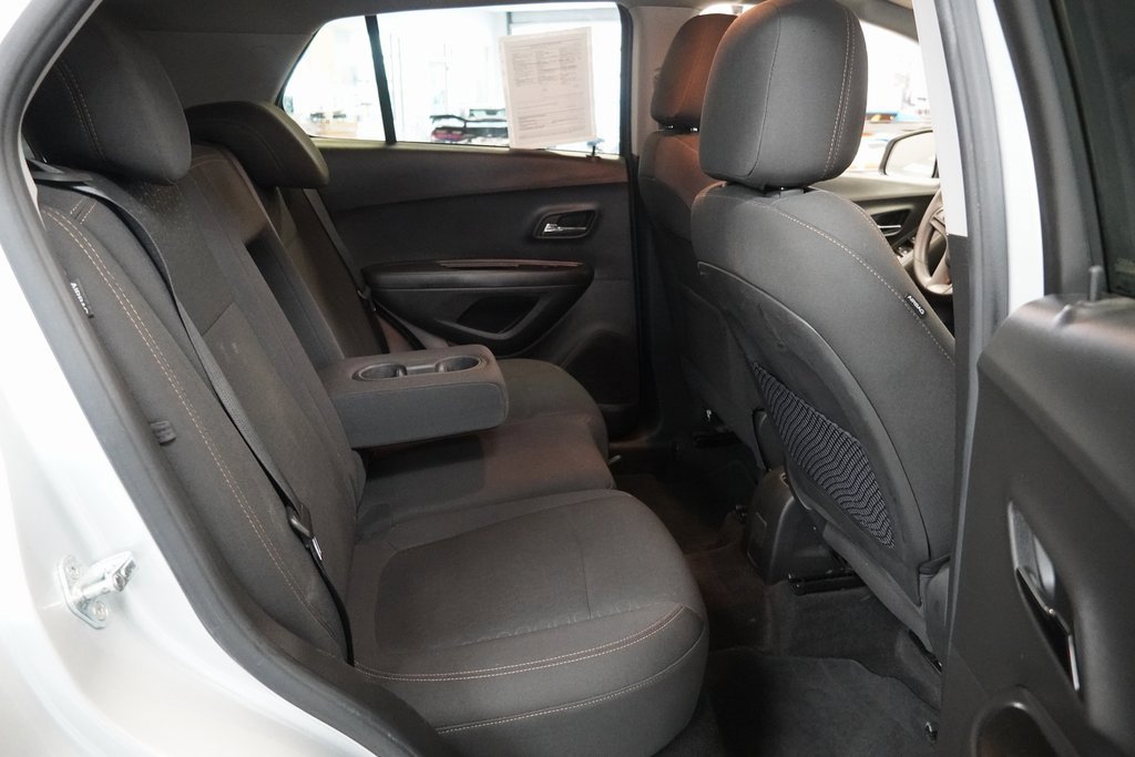 Used 2021 Chevrolet Trax LS w/ Tint and Cruise Package image 29