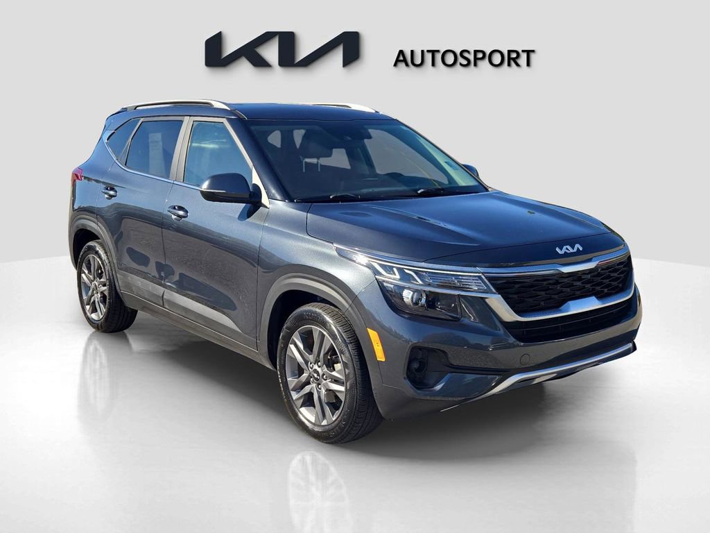 Certified 2023 Kia Seltos S w/ Navigation Package image 3