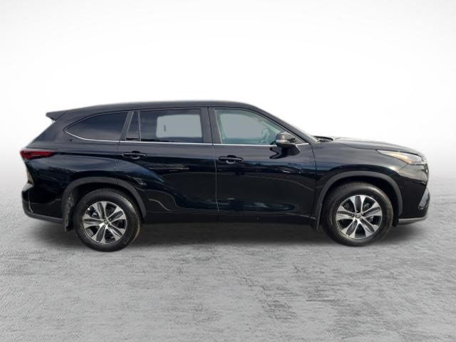 Certified 2026 Toyota Highlander XLE AWD/4WD image 4