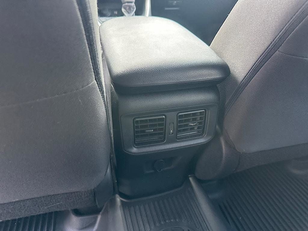 Certified 2023 Toyota RAV4 LE AWD/4WD image 20