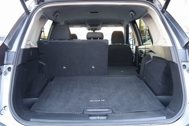 Used 2024 Nissan Rogue SV image 28