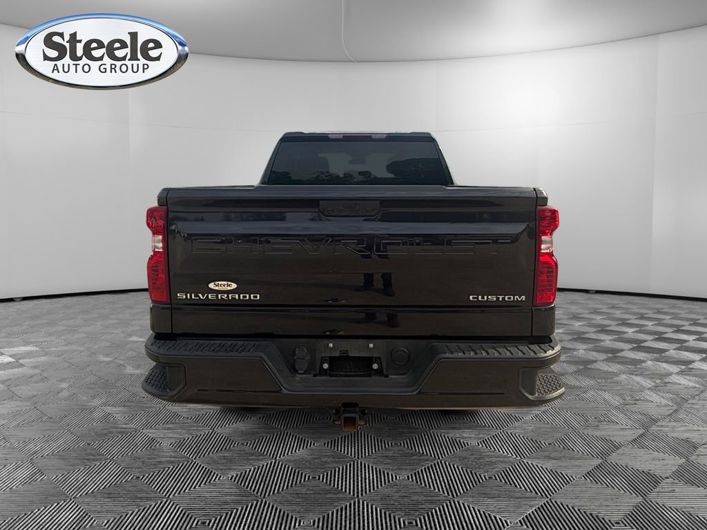 Used 2023 Chevrolet Silverado 1500 Custom image 4