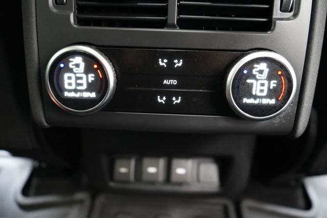 Used 2024 Land Rover Discovery S image 70