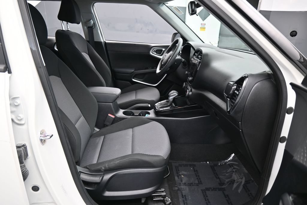 Used 2024 Kia Soul S FWD image 38