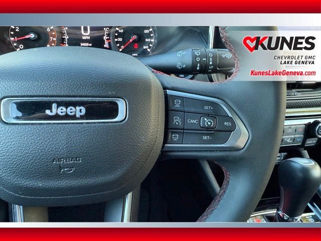 Used 2025 Jeep Compass Trailhawk image 40
