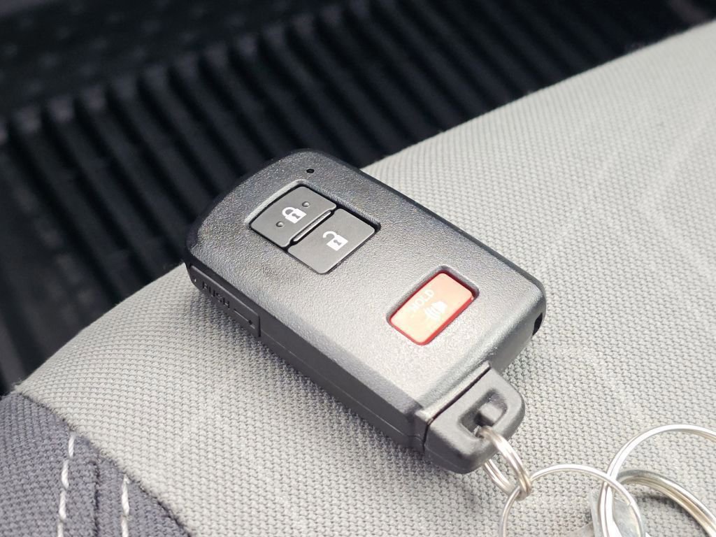 Used 2020 Toyota Tacoma TRD Off-Road image 32