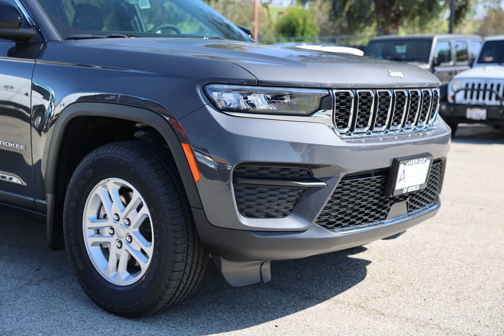 New 2025 Jeep Grand Cherokee Laredo w/ MOPAR Finishing Package image 7