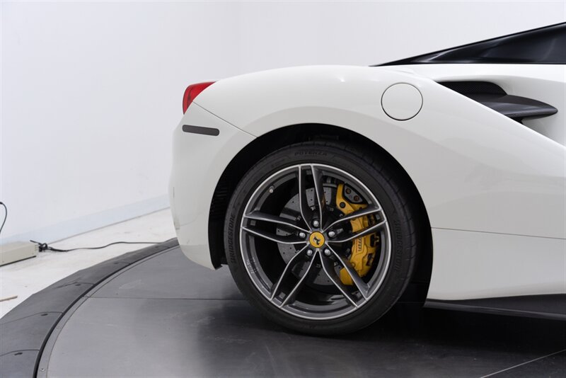 Used 2017 Ferrari 488 Spider RWD image 27