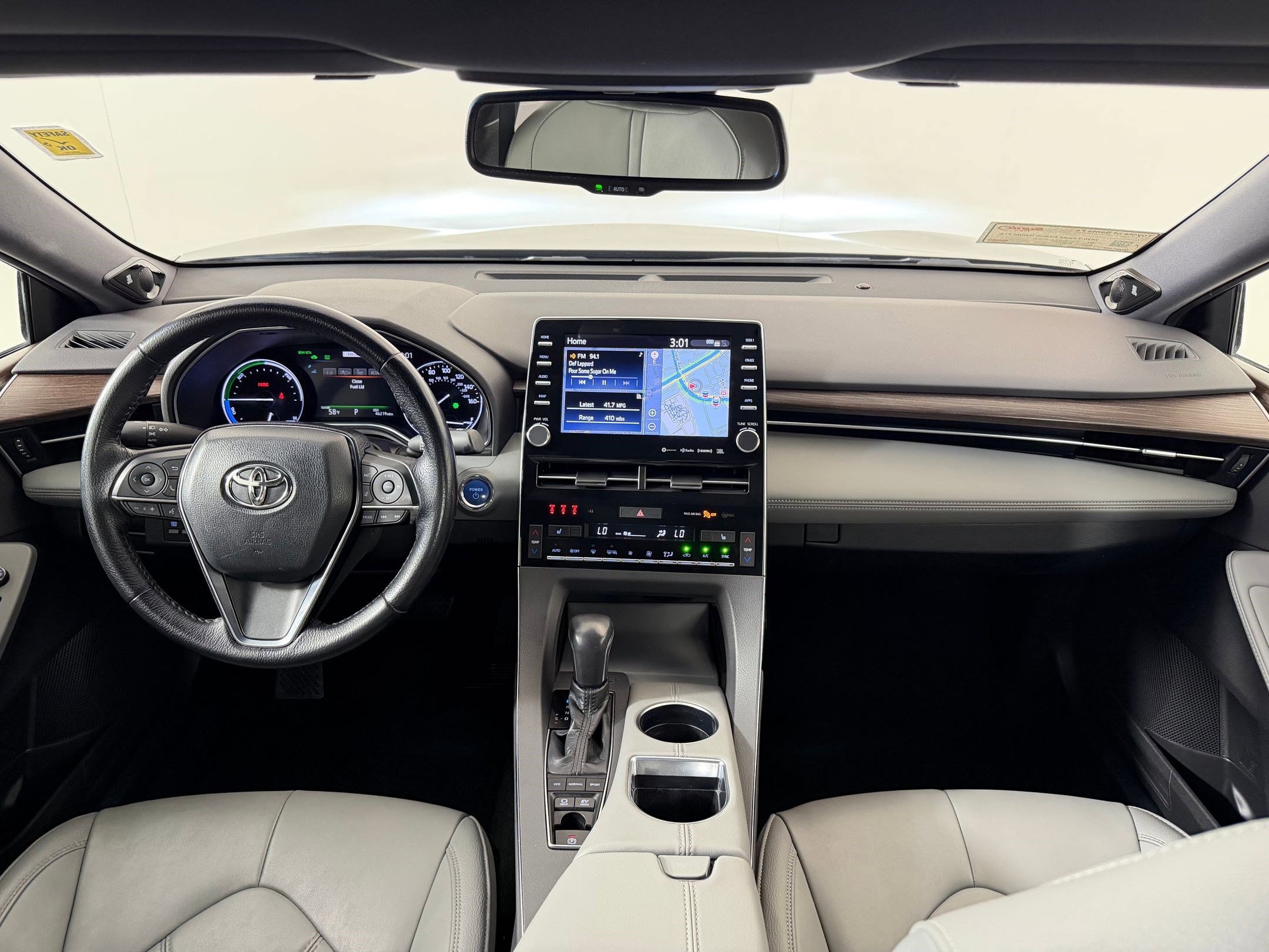 Used 2020 Toyota Avalon XLE w/ Moonroof Package FWD image 4