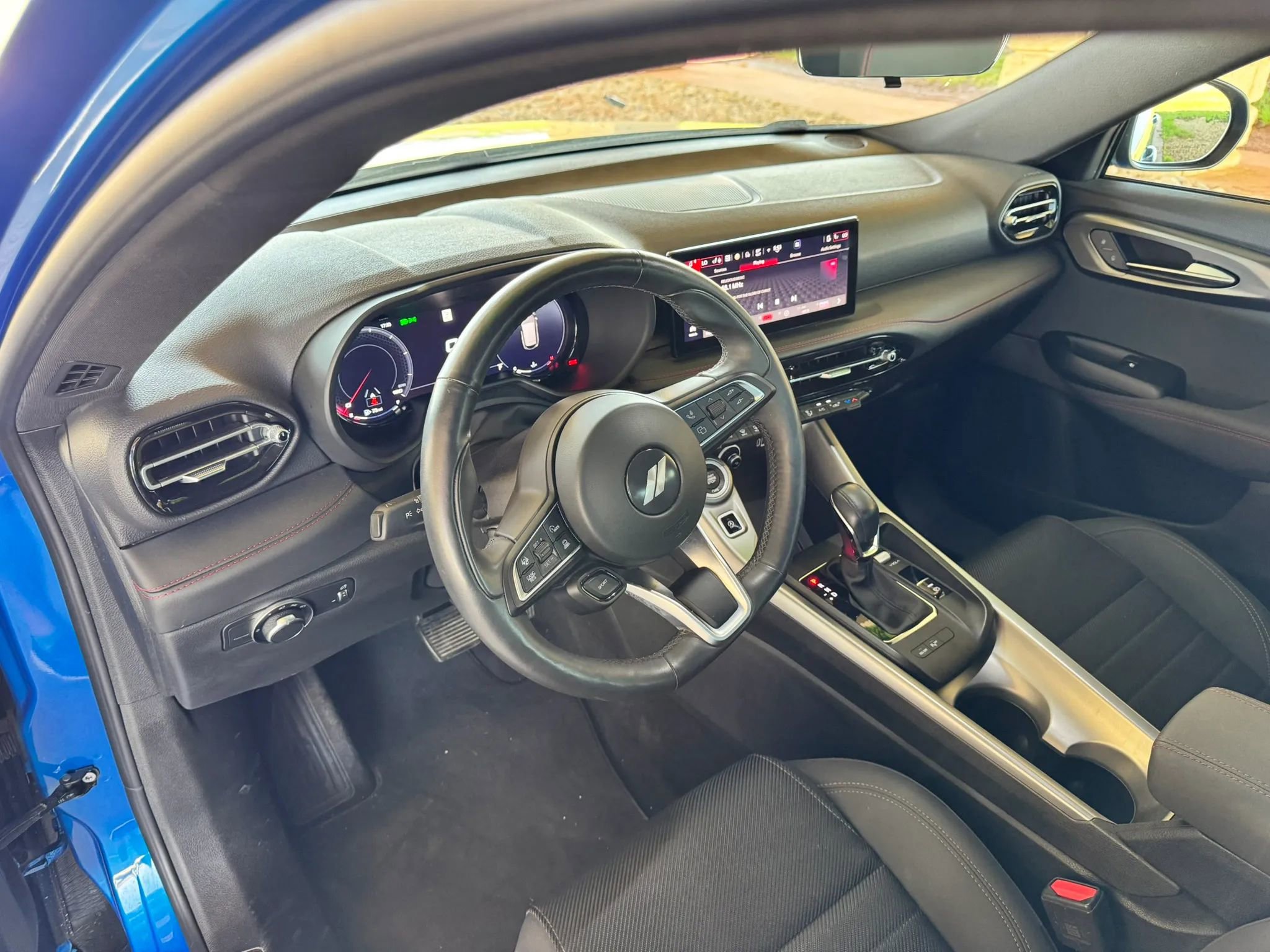 Used 2024 Dodge Hornet GT w/ Tech Pack w/o Parking image 11